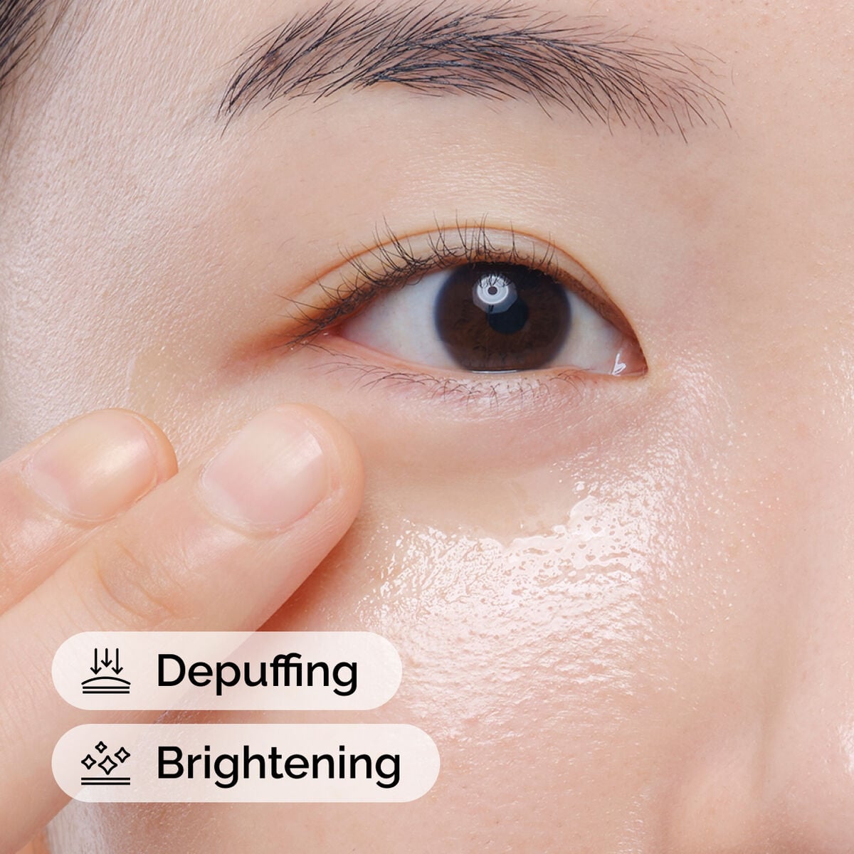 caffeine-solution-5-egcg-eye-serum-d4 ord-caffeine-solution-egcg-model-application-with-benefits.jpg